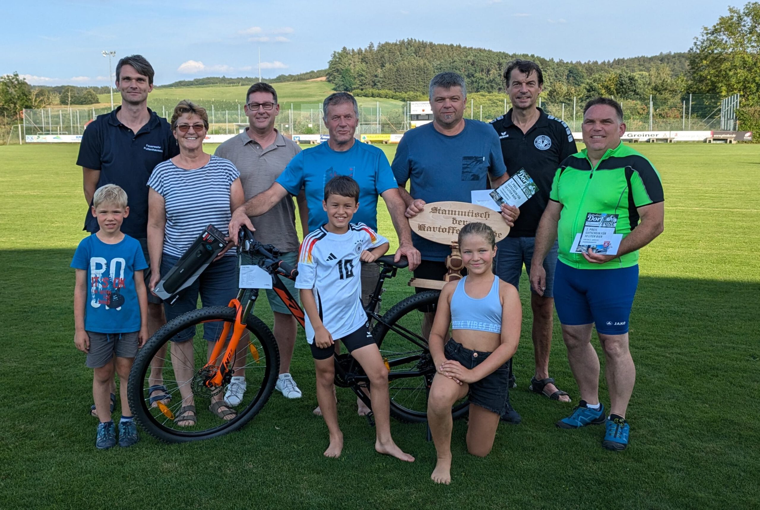 Dorffest und 9. Mainburger Radeltag am Sportgelände in Puttenhausen 